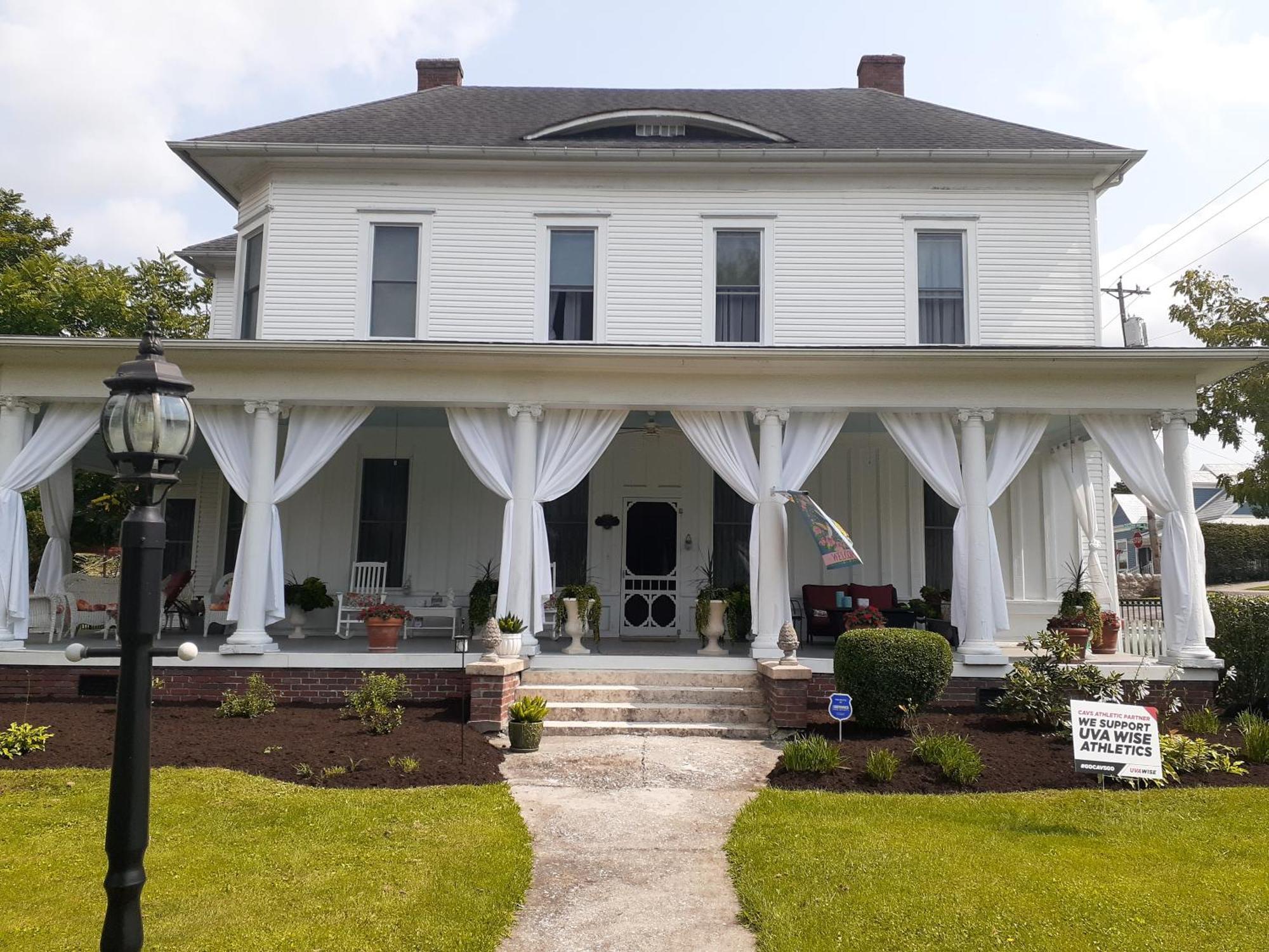 Queens Chamber W King Heavenly Bed At Nottingham Place In Wise Exterior photo